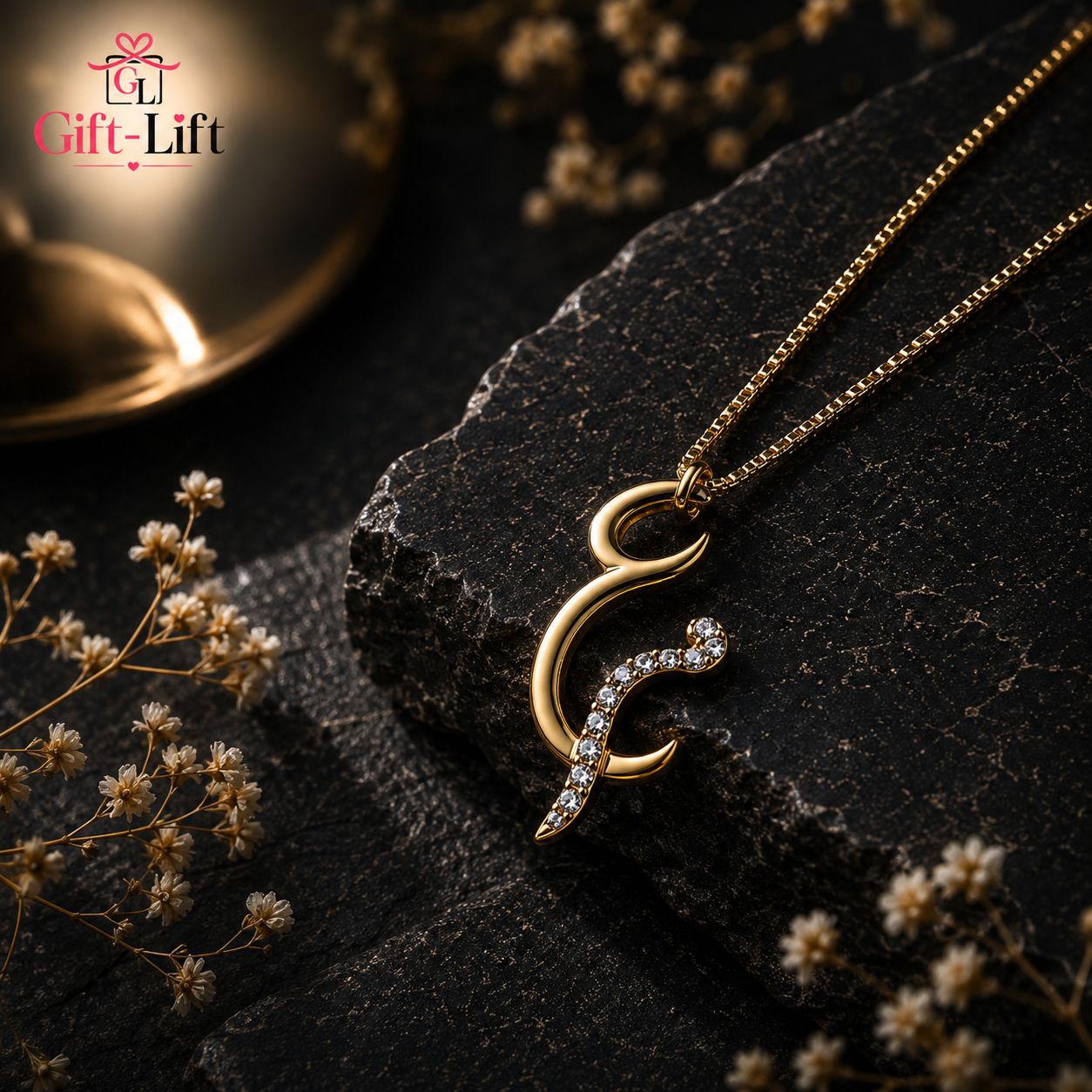 Custom Arabic Initial Letter Necklace – Cursive Alphabet Pendant with Crystal Accent